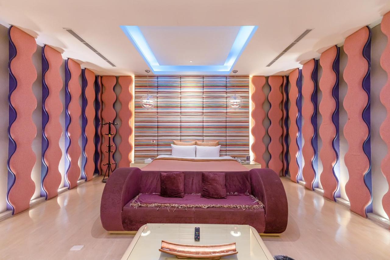 Vogue Boutique Motel Yangmei Bagian luar foto