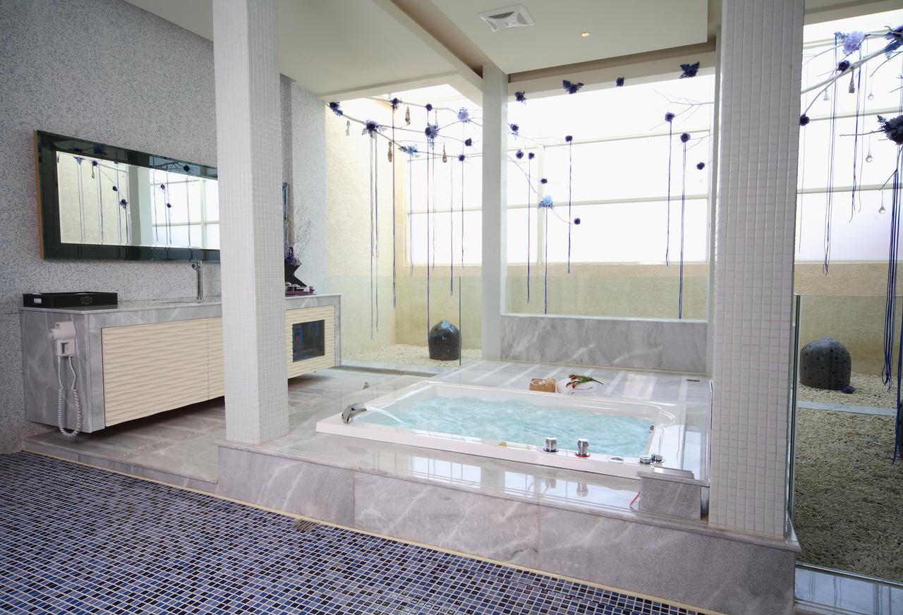 Vogue Boutique Motel Yangmei Bagian luar foto